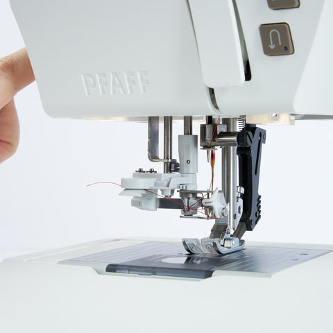 PFAFF creative elevate 680 Nähmaschine
