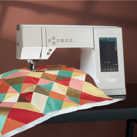PFAFF creative elevate 680 Nähmaschine