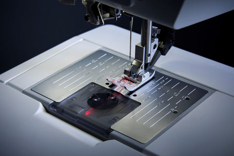 PFAFF expression creative 750 Näh- und Stickmaschine